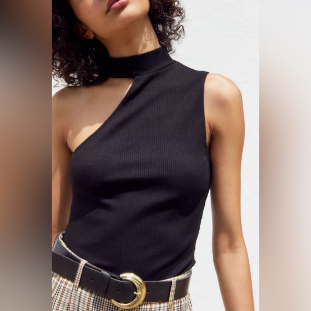 Urban Outfitters - Cut-In Mock Neck Tank Top in Black S